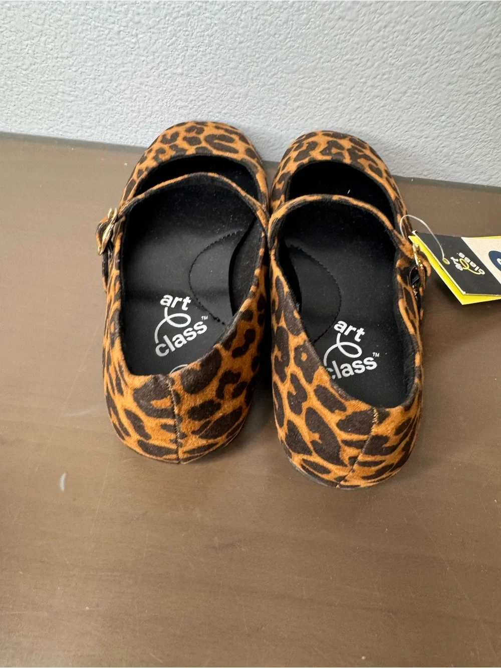 NWT girls 13 Cat & Jack Girls' Leopard Print Mary Jane Shoes - Tan & Black